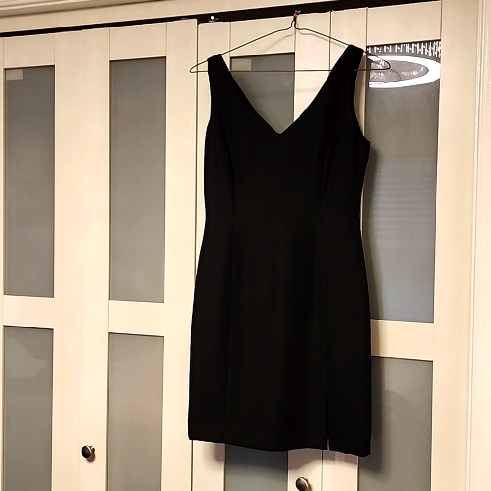 Hugo Buscati Collection little black dress size P2